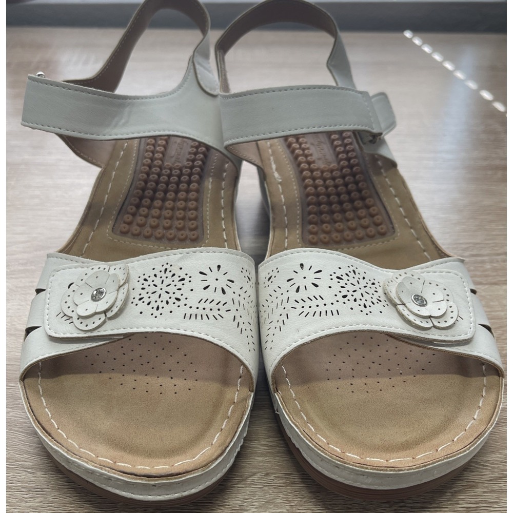 Fudynmalc Woman's Off White Sandals,  Size 11